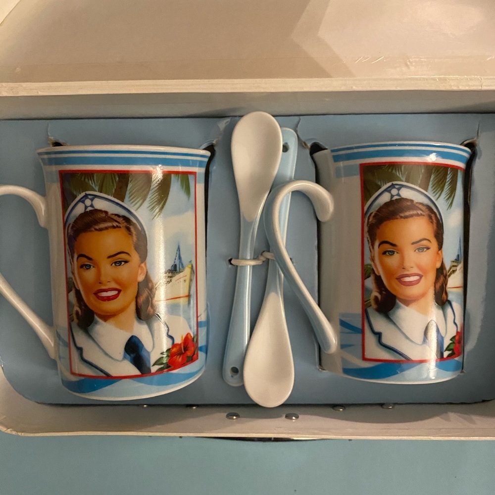 Ocean Cafe Club double mugs set w spoon.